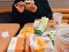 -麦当劳(呼市新华东街店)