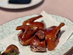 脆皮乳鸽-新荣记(BFC外滩金融中心店)