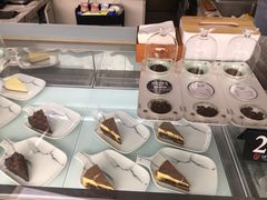 -UNI UNI(环亚凯瑟琳店)