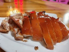 -黄记四更烤乳猪店