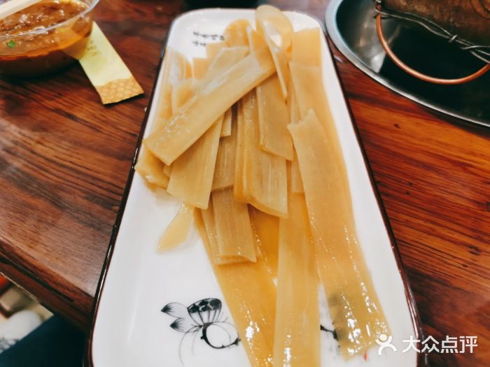 周嵘铜火锅图片
