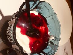 草莓酸奶-HELLO MUSAE 拾光缪斯餐厅·纯正希腊风味(苏州中心店)