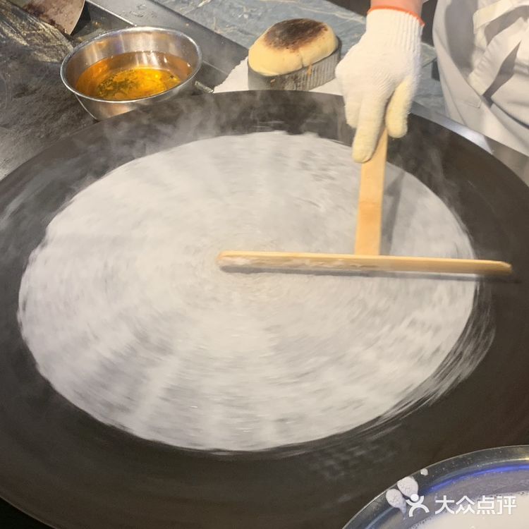 楼下的环境特别好很有特色，大多数都是关于鱼的标本