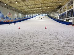 -乔波室内滑雪场