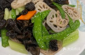 Lotus Root and Wood Ear Mushroom