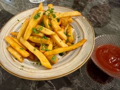 -LESCEDARS Brasserie Bistro香柏树