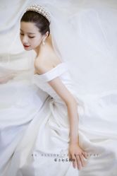 -莫小姐婚纱