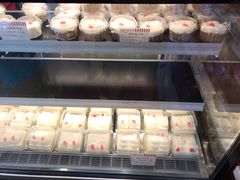 -红宝石·鲜奶小方·海派西点房(金杨店)