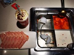 -海底捞火锅鲜切牛肉主题店(长寿路店)