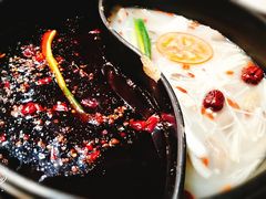 鸳鸯锅-钢管厂歆瑞源油卤串串香(春熙路太古里店)