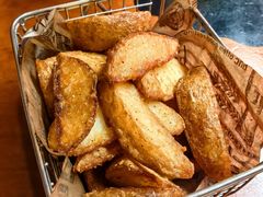 -BHC炸鸡(明洞总店)