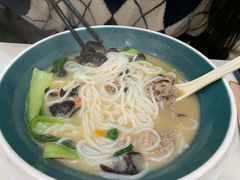 酸汤肥牛米线-咬不得高祖生煎·简餐(高银街店)