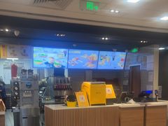 -麦当劳(上海虹桥站30B检票口楼上)