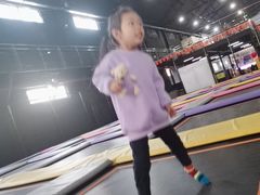 -嘿哟动霸CHUA·新潮玩运动娱乐中心·蹦床滑冰团建乐园