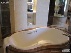 -沈阳皇朝万鑫酒店