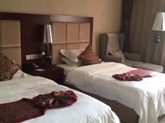 -锦龙国际酒店(天津奥体中心华苑地铁站店)