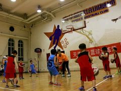 球场-育华篮球培训(新华路校区)