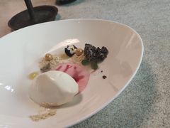 花椒冰淇淋配黑芝麻松糕-鱼桥巷·美学川菜