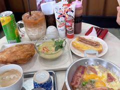-邢泰记