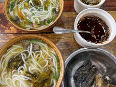 -正宗李家土鸡米线店
