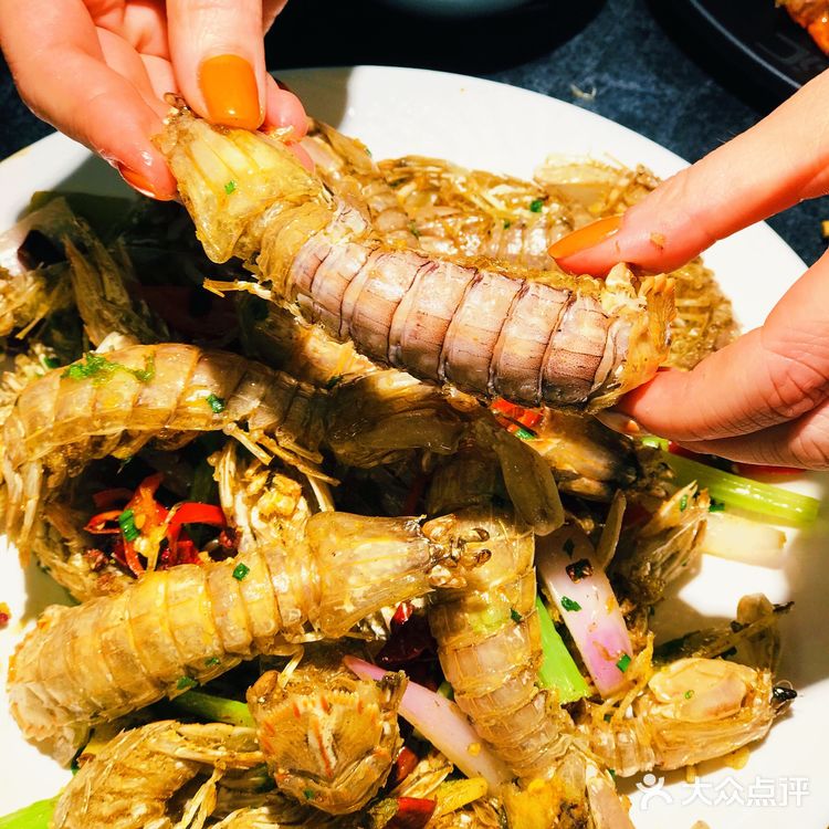 探店｜吃不停又乐不停的品虾汇小龙虾·烧烤