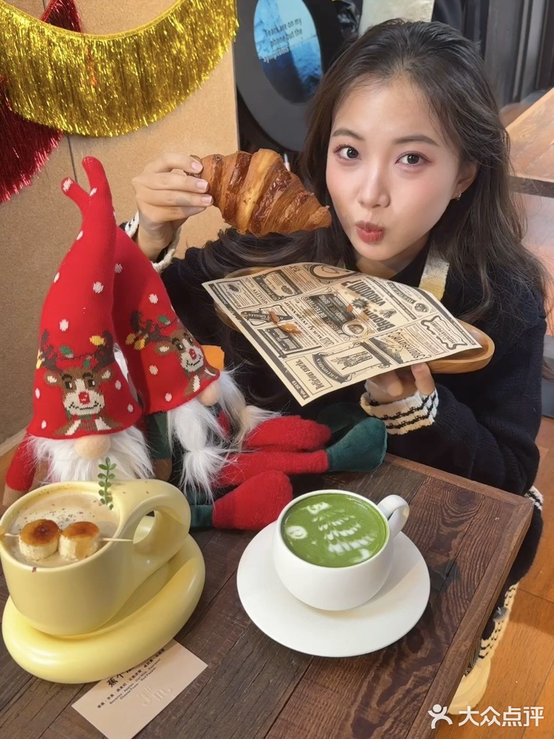 三里屯的这家咖啡店真的好漂亮！圣诞🎄氛围