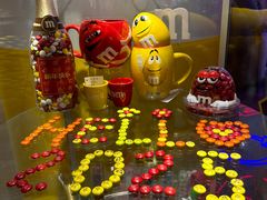 -m豆巧克力世界(上海世茂广场店)