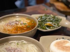 -亮亮面馆(经六路店)