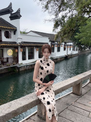 -一揽芳华汉服旗袍体验馆(拙政园店)