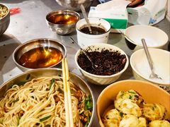 小碗瘦肉-正宗杨记普洱酸醋米线(总店)