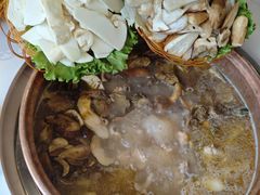 -菌海森林·非遗野生菌火锅(西山区滇池路摩根道店)