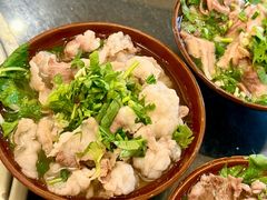 -周老三跷脚牛肉·全牛火锅(非遗传承店)