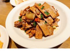 香干炒回锅肉-肖记公安牛肉鱼杂馆· 省级非物质文化遗产(仁和路店)