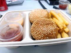 美式烧烤牛肉汉堡-bluefrog蓝蛙(悠唐购物中心店)