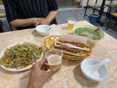 -河间正宗驴肉火烧(听海居店)