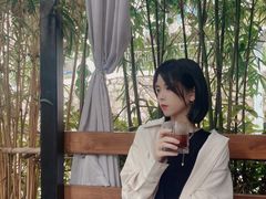 -彳亍咖啡·这里(水湾路店)