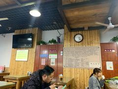 大堂-陇上全荟兰州传统牛肉面(延吉路店)