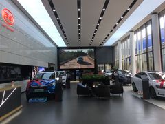 -上海华裕比亚迪4S店