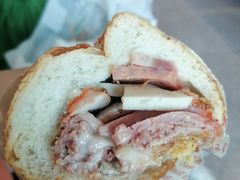 -Bánh Mì Huynh Hoa