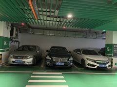 -虹桥天地-停车场