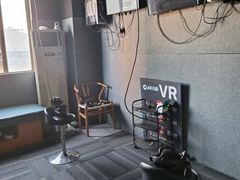 -VR 间客漫·PS电玩·虚拟现实包间游戏电竞(街道口店)