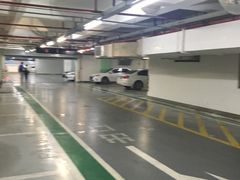 -环球港-停车场