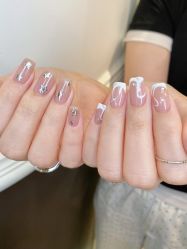 -花岐款式专研健康美甲沙龙