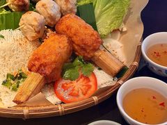 -大头虾越式风味餐厅(光明广场店)