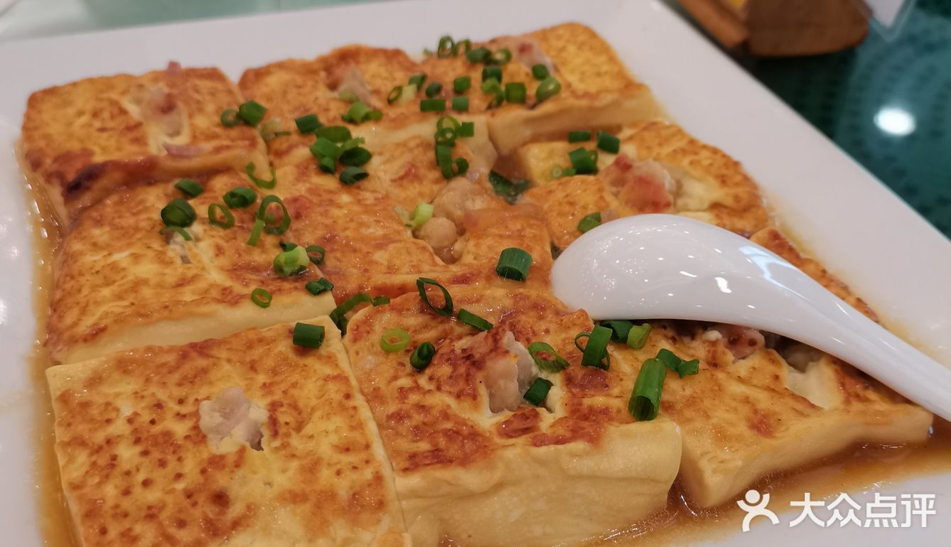 菜品味道一般，大盘鸡老了点，蒸魚淡，茄子煲倒是挺下饭的