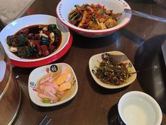 -富正毅三下锅·湘西韵味(天门山索道店)