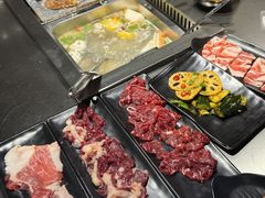 -牛里牛气· 榴莲海鲜鲜牛肉自助火锅·烤肉(华南城店)