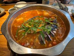 -野山舂·贵州现舂酸汤火锅(鸿通城店)