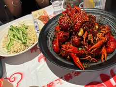 -肥肥虾庄·金牌油焖大虾(汉街SKP店)