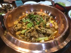 -虾弄弄海派小龙虾·牛羊蝎子火锅